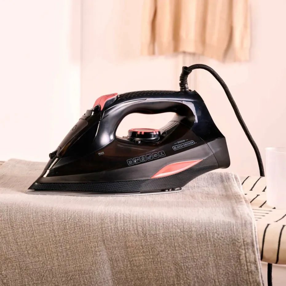 Black & Decker Dampstrykejern 3000W svart