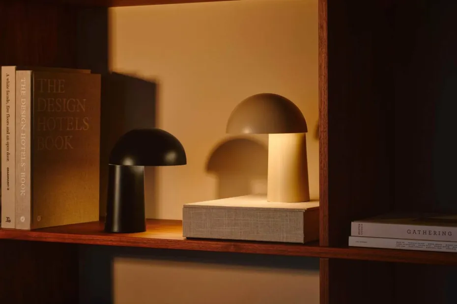 Design For The People Bordlampe Faye Portable