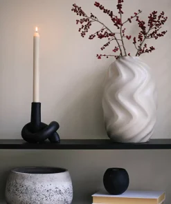 Eightmood Vase, Movimento