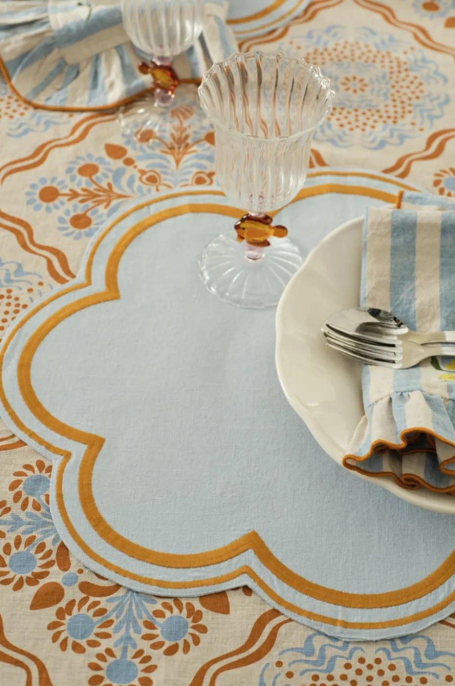 Ellos Home Bordmatte Elly Scallop i resirkulert halvlinne 2-pakning