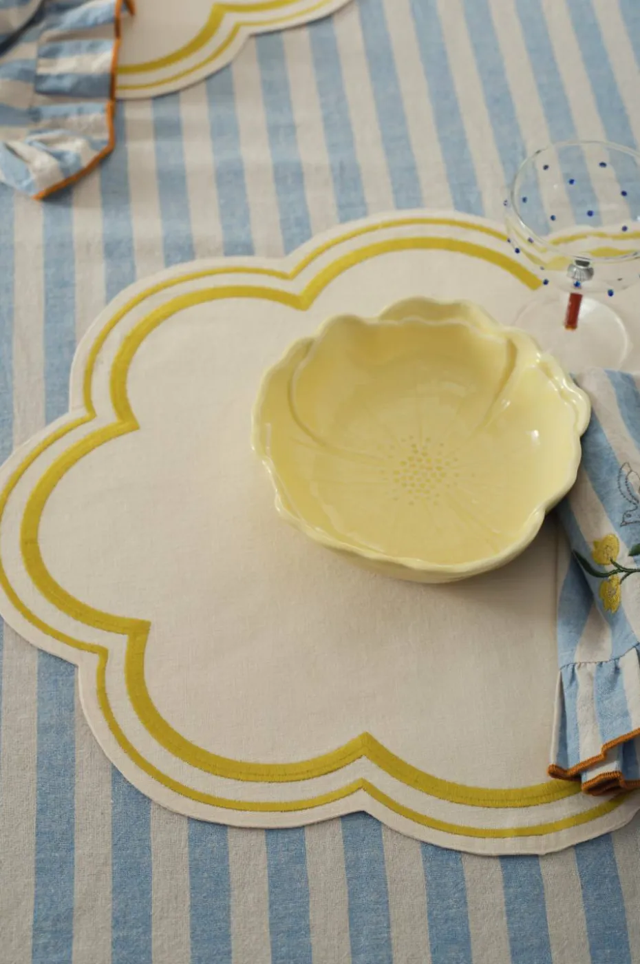 Ellos Home Bordmatte Elly Scallop i resirkulert halvlinne 2-pakning