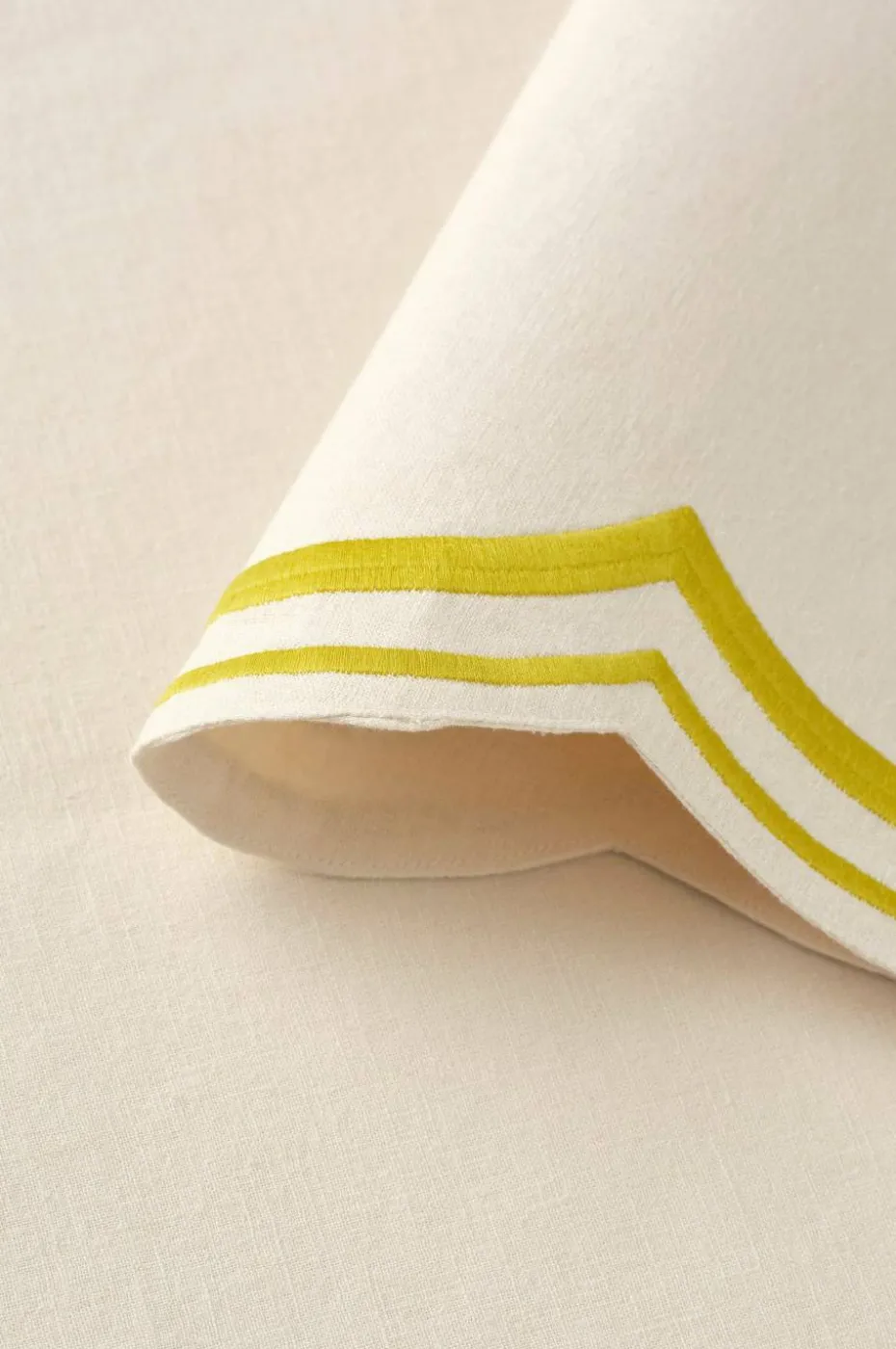 Ellos Home Bordmatte Elly Scallop i resirkulert halvlinne 2-pakning