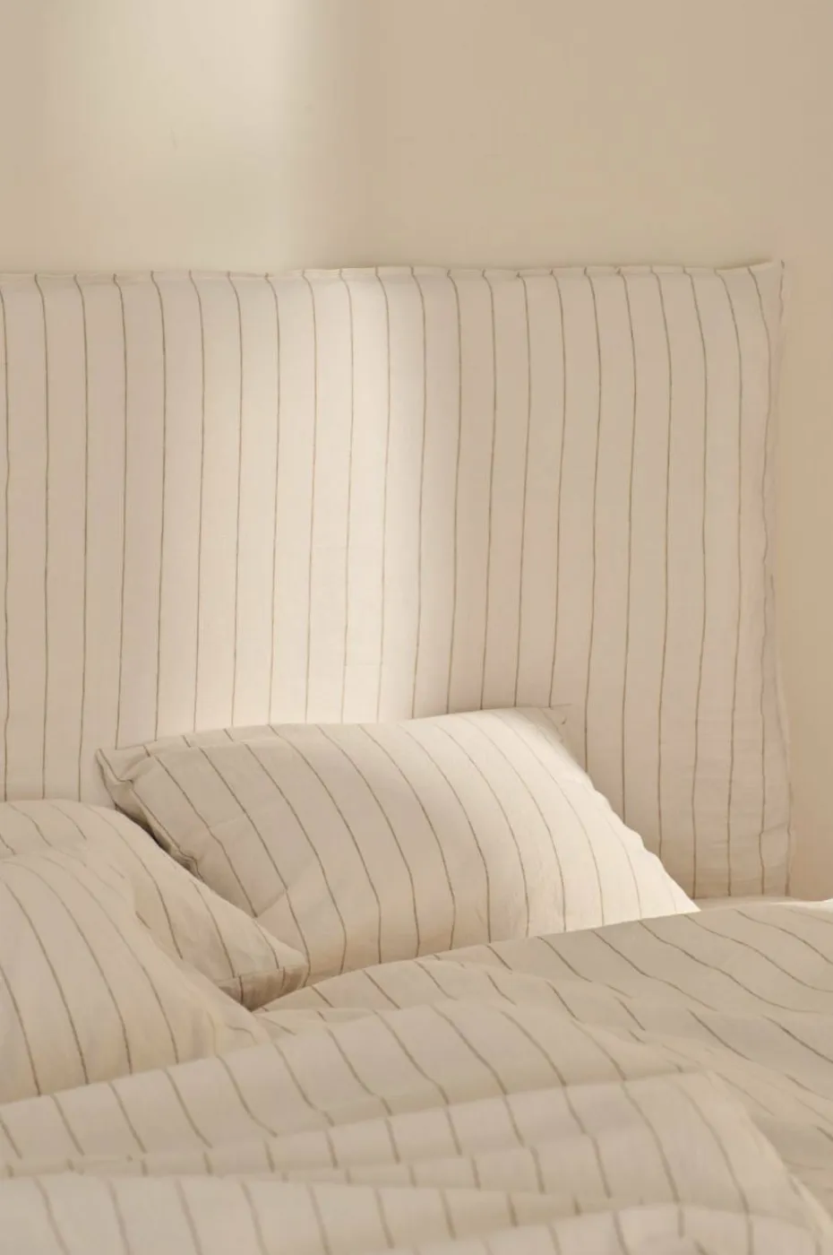 Ellos Home Hodegjerdetrekk Elly Thin Stripe i resirkulert halvlinne