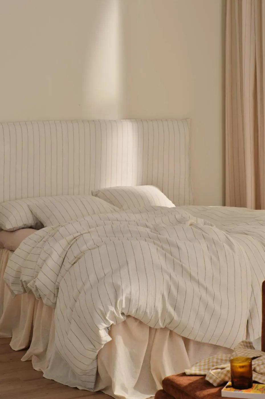 Ellos Home Hodegjerdetrekk Elly Thin Stripe i resirkulert halvlinne