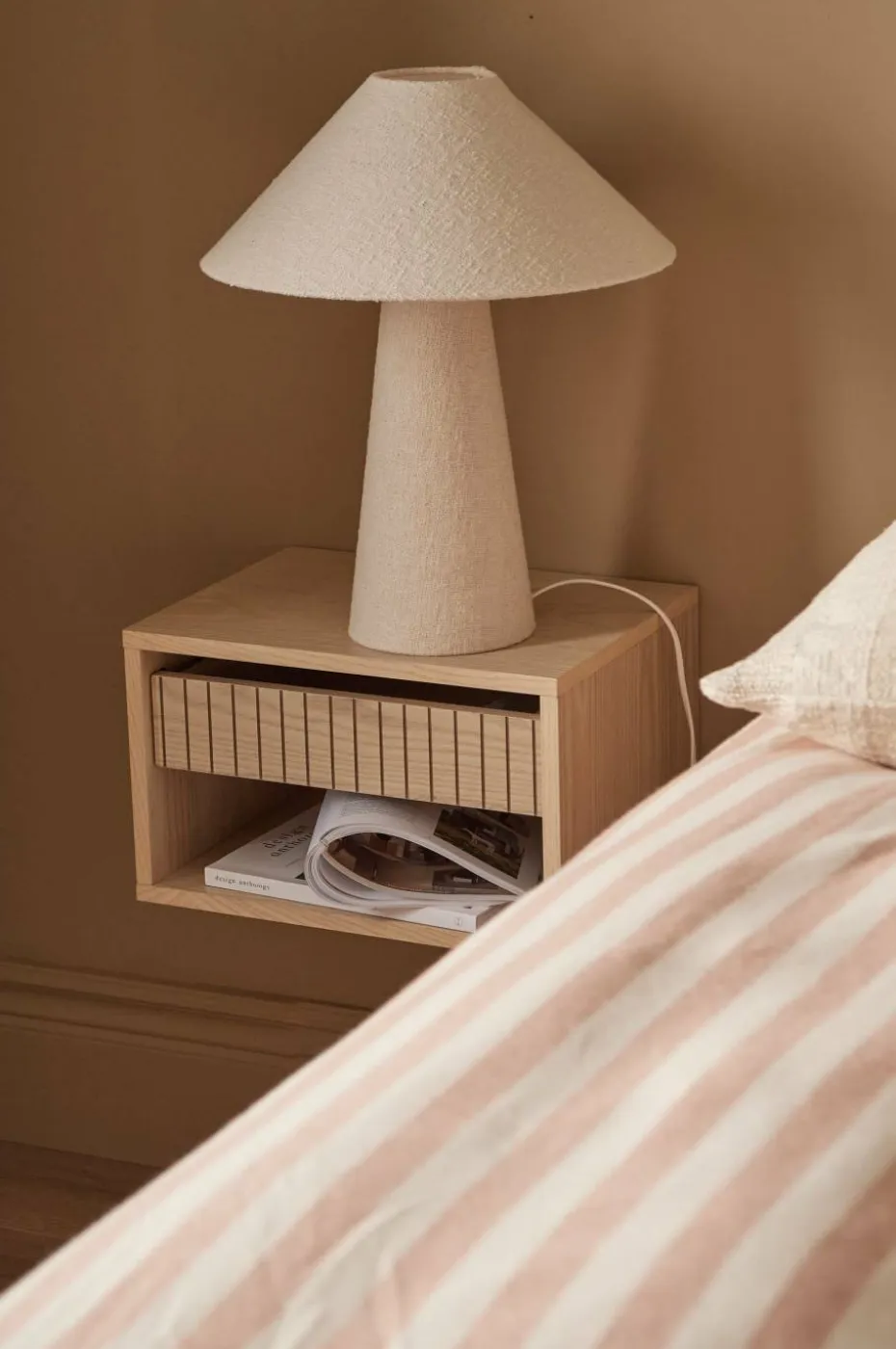 Ellos Home Nattbord / Vegghylle Bedsidetable/storage Roma