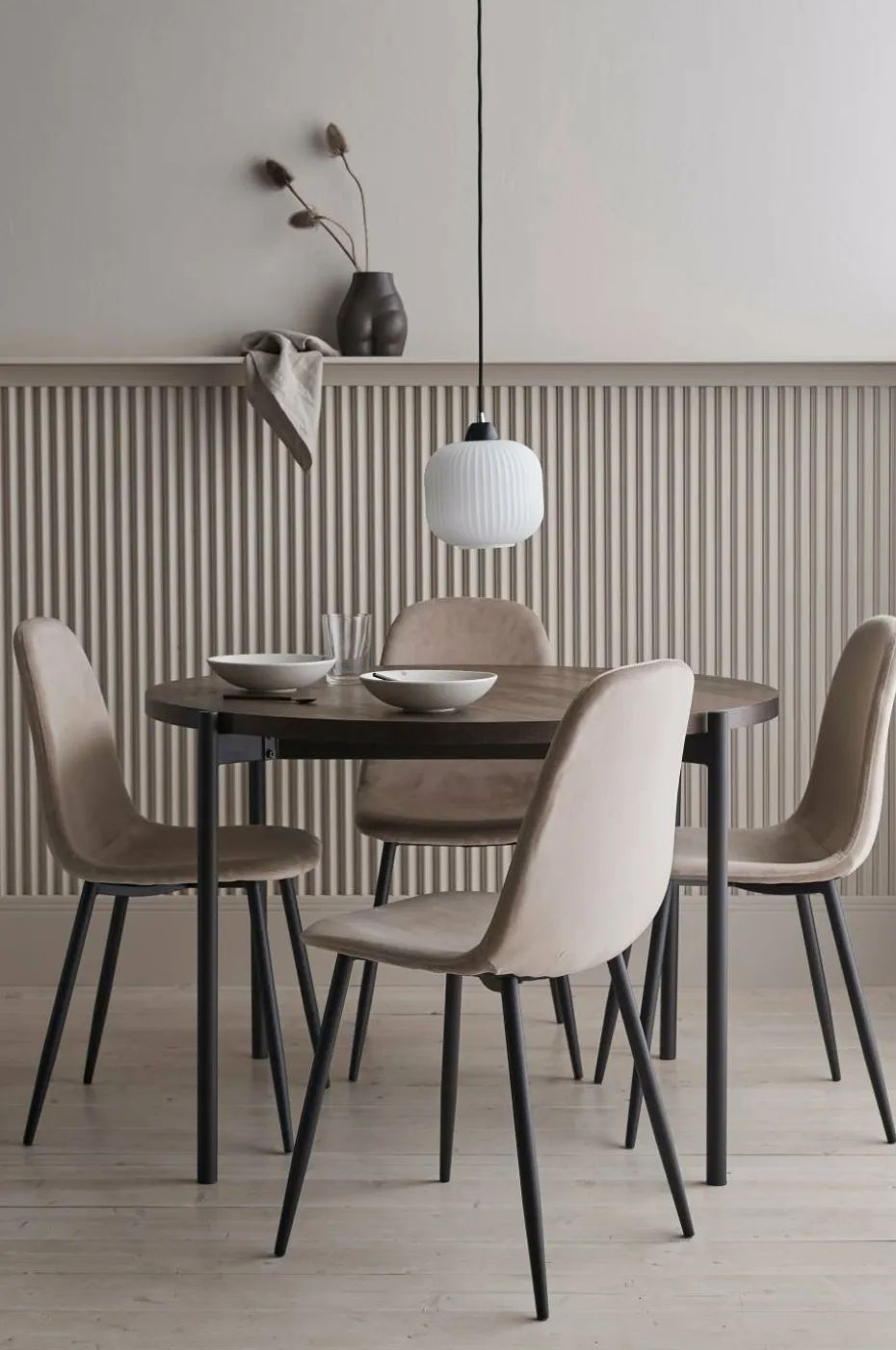 Ellos Home Spisegruppe Gilda med 1 bord og 4 stoler