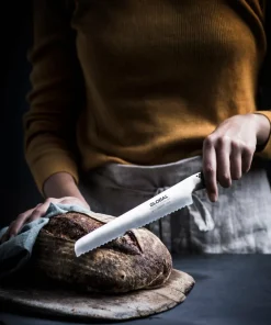 Global Brødkniv G-9 22 cm, tagget