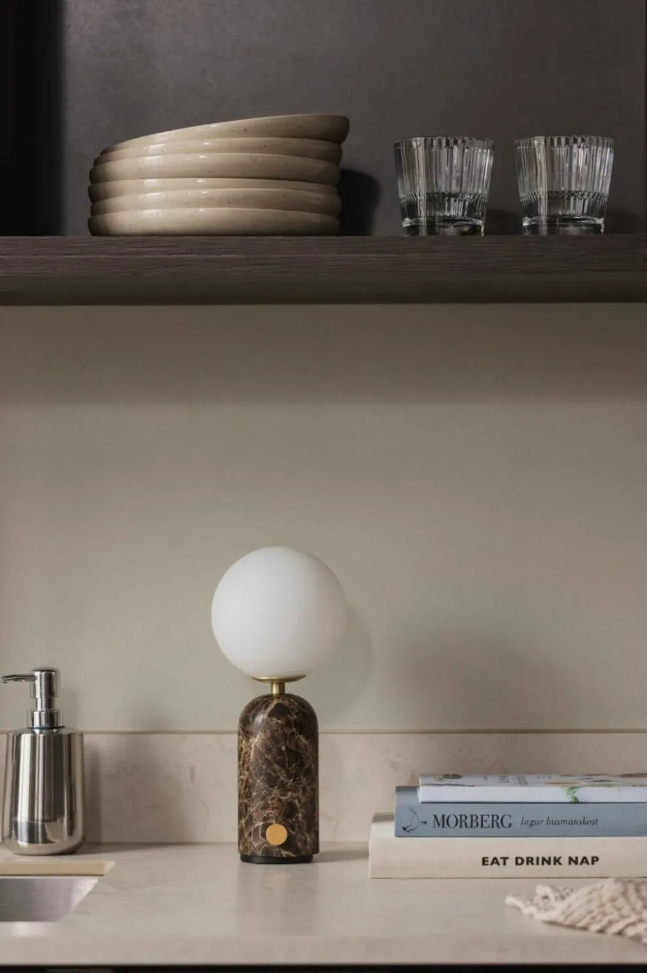 Globen Lighting Bærbar bordlampe Torrano Beige travertin