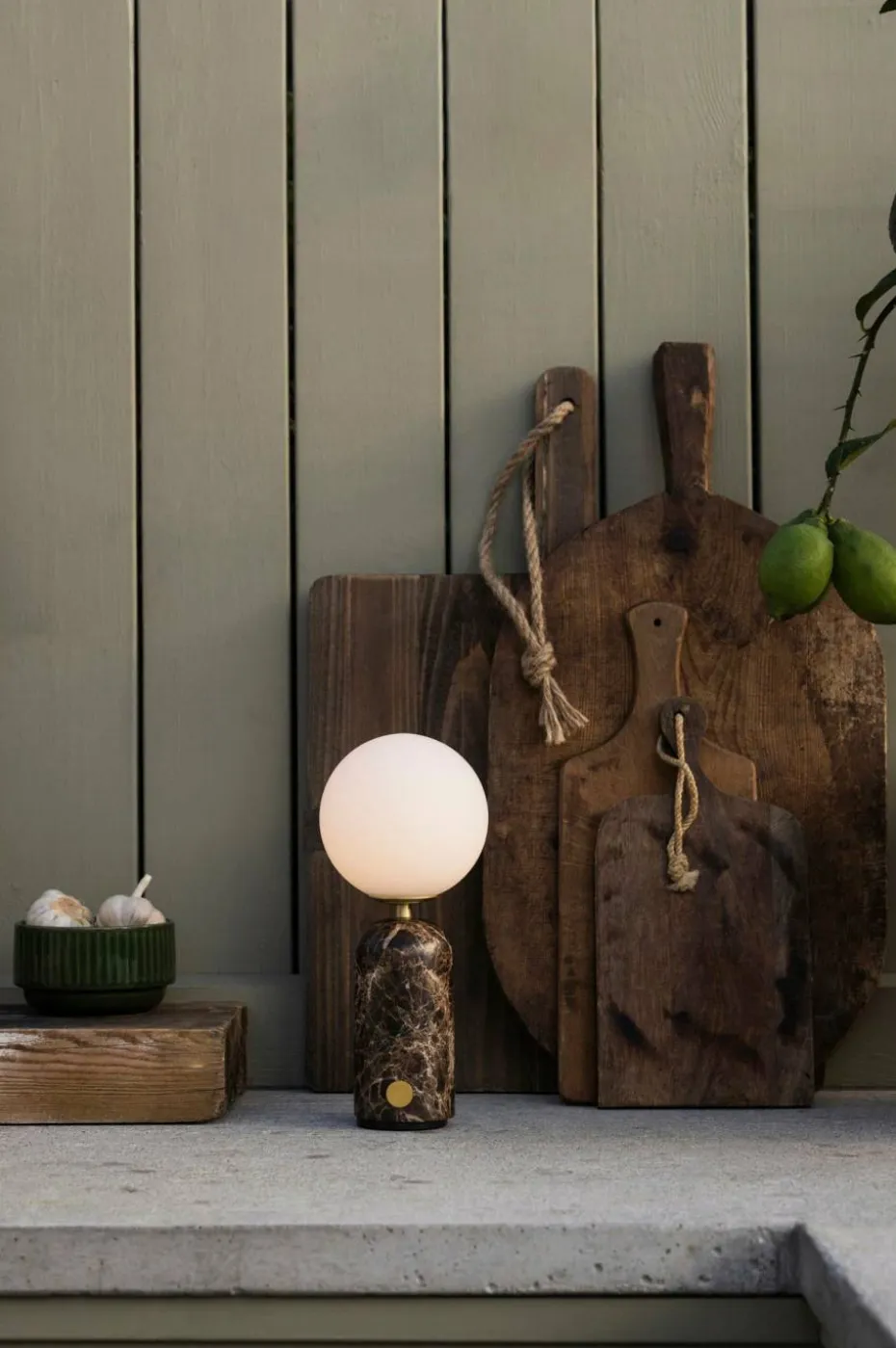 Globen Lighting Bærbar bordlampe Torrano Beige travertin