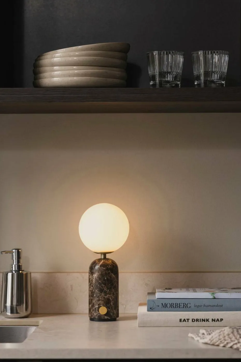 Globen Lighting Bærbar bordlampe Torrano Beige travertin