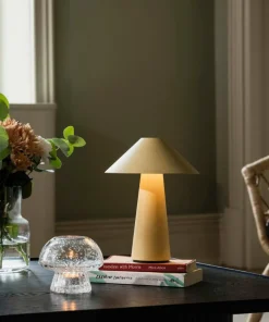 Globen Lighting Bærbar bordlampe Cannes IP44 Havregul