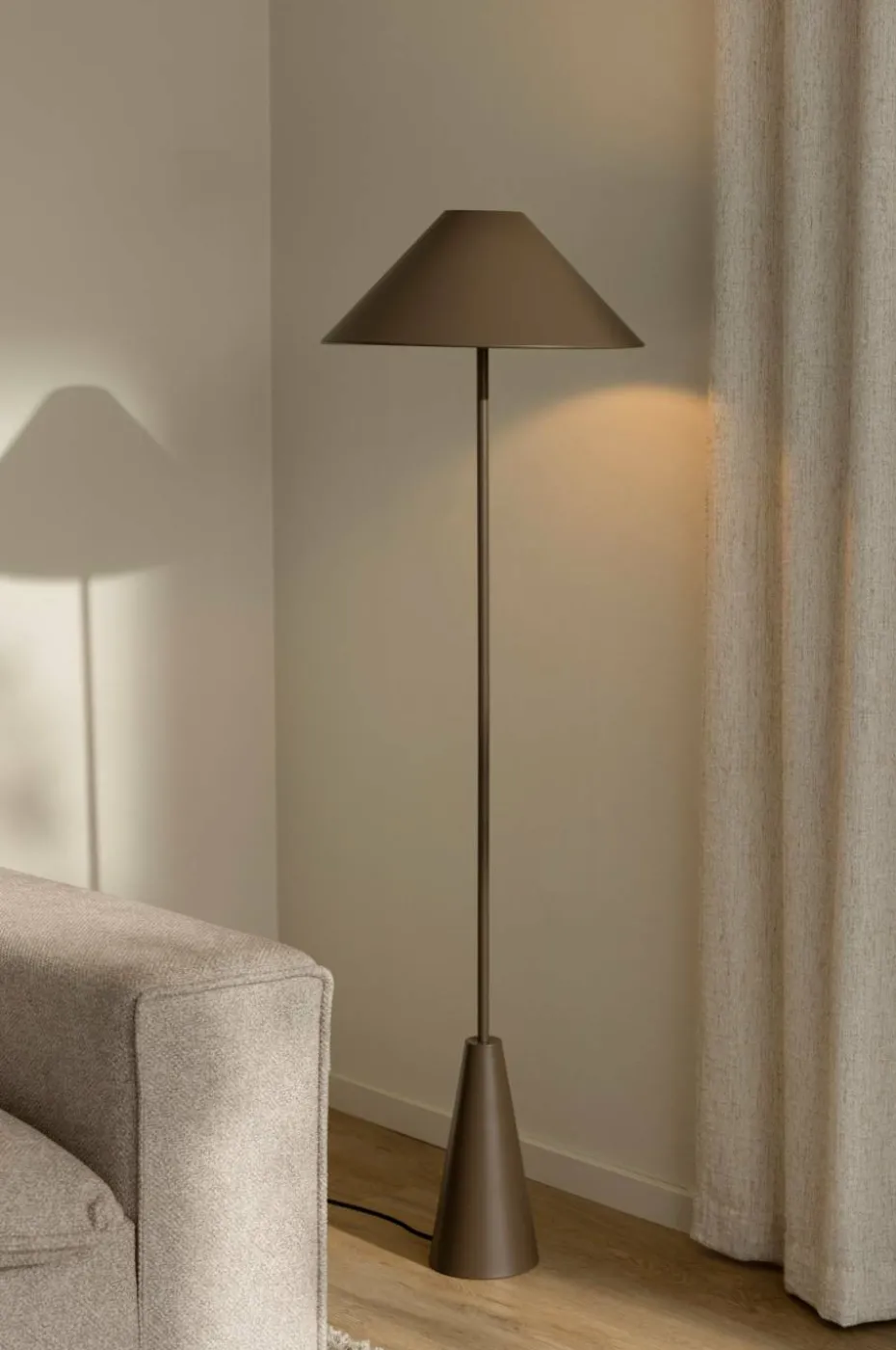 Globen Lighting Gulvlampe Cannes