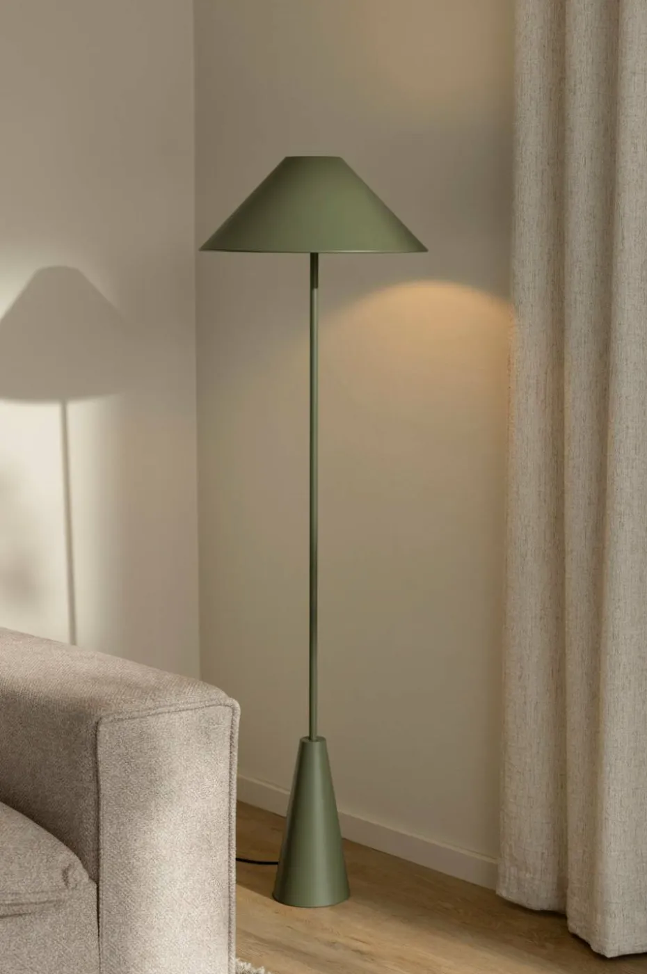 Globen Lighting Gulvlampe Cannes