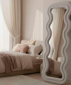 Hanah Home Cheval Mirror Mundo Oval