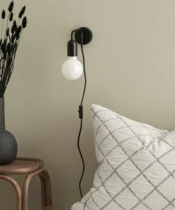 &Home Vegglampe John