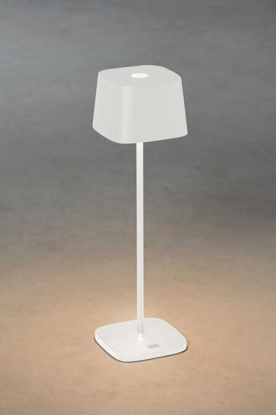 Konstsmide Bordlampe Capri USB høyde 36 cm