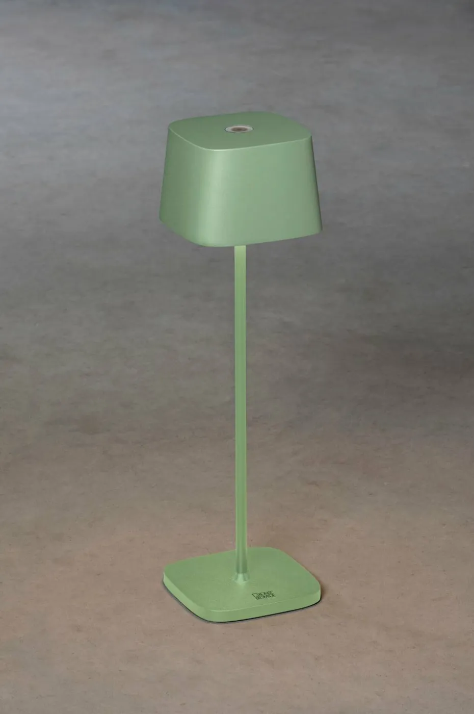 Konstsmide Bordlampe Capri USB høyde 36 cm