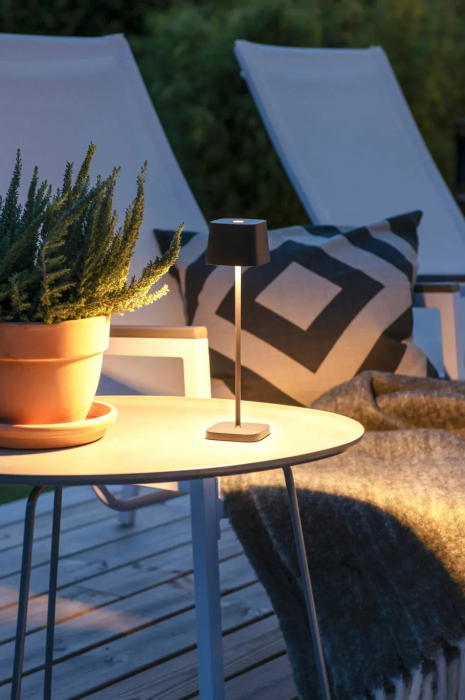 Konstsmide Bordlampe Capri USB høyde 20 cm