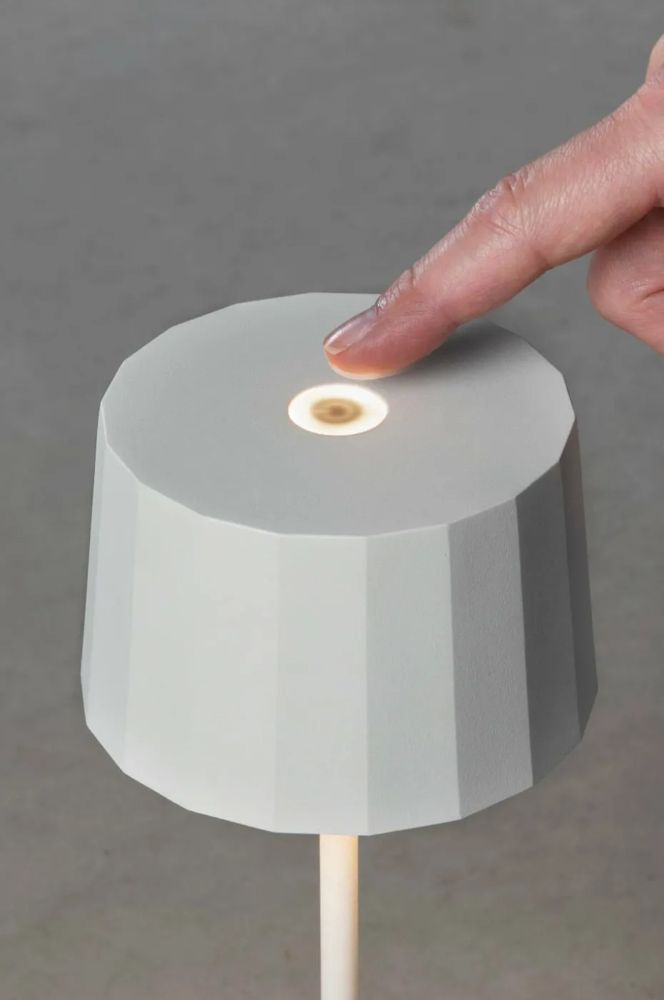 Konstsmide Bordlampe Positano USB høyde 35 cm