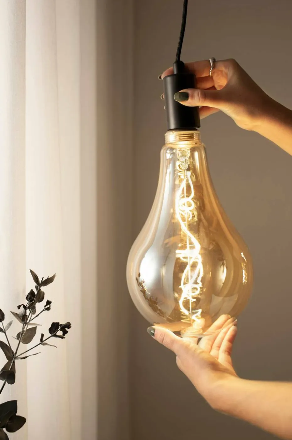 Markslöjd Lyspære Päron E27 4W Soft LED 168mm