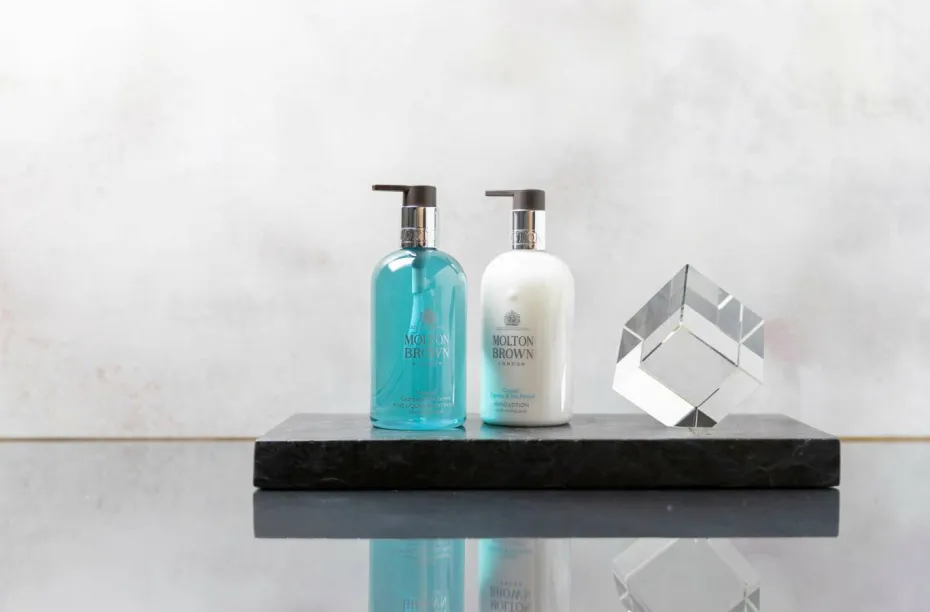 Molton Brown Coastal Cypress & Sea Fennel Fine Liquid Hand Wash 300 Ml