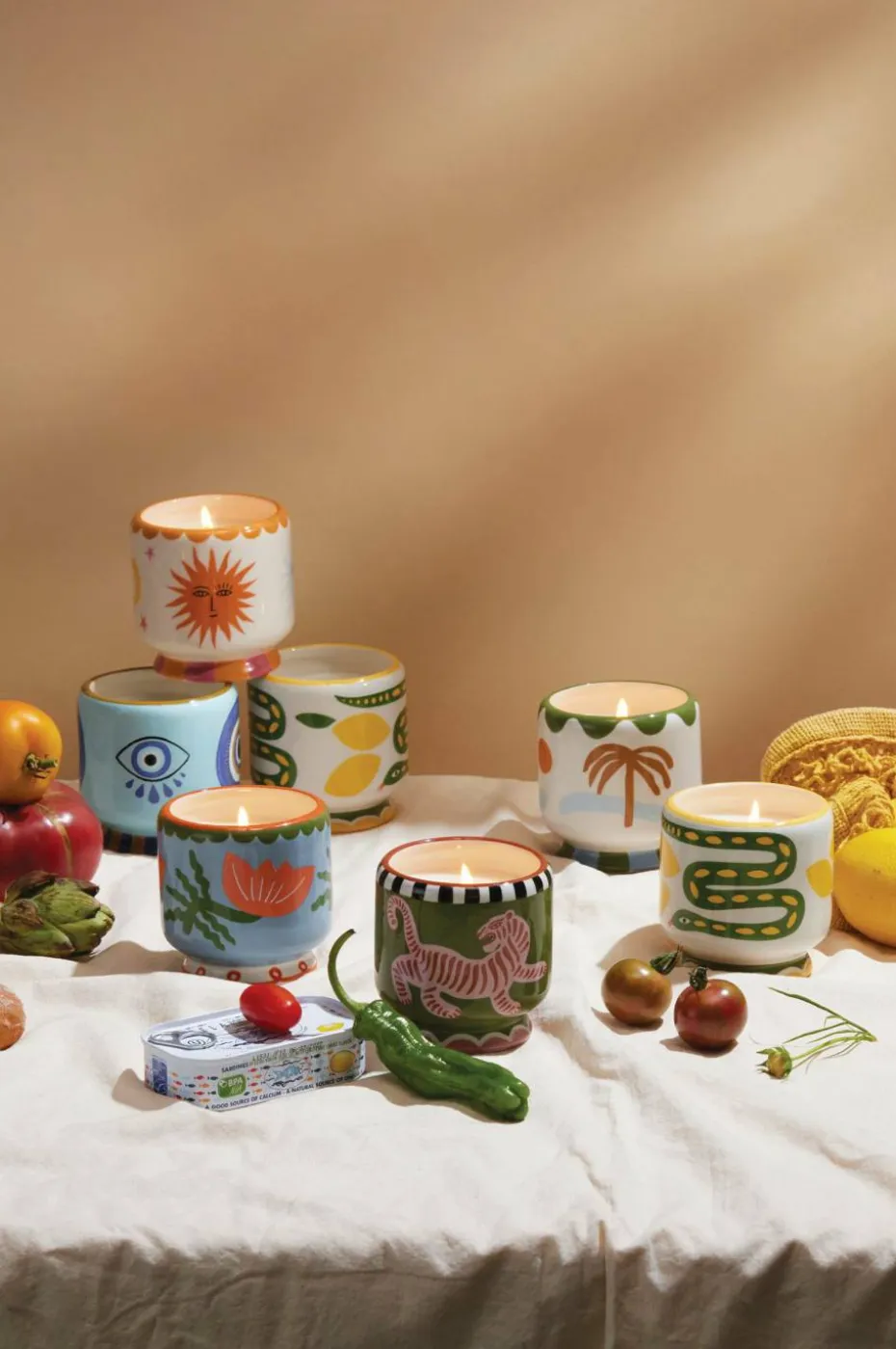 Paddywax Adopo 226 g solkeramikk med advarselsetikett og støvdeksel - Orange Blossom-eske