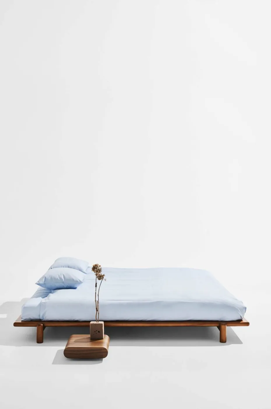 Pastill Julie sengeramme i furu 180 cm