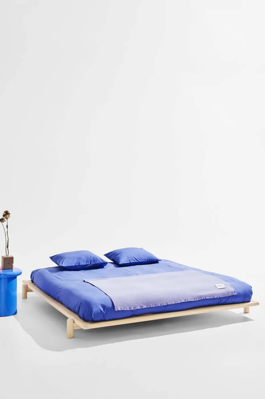 Pastill Julie sengeramme i furu 180 cm