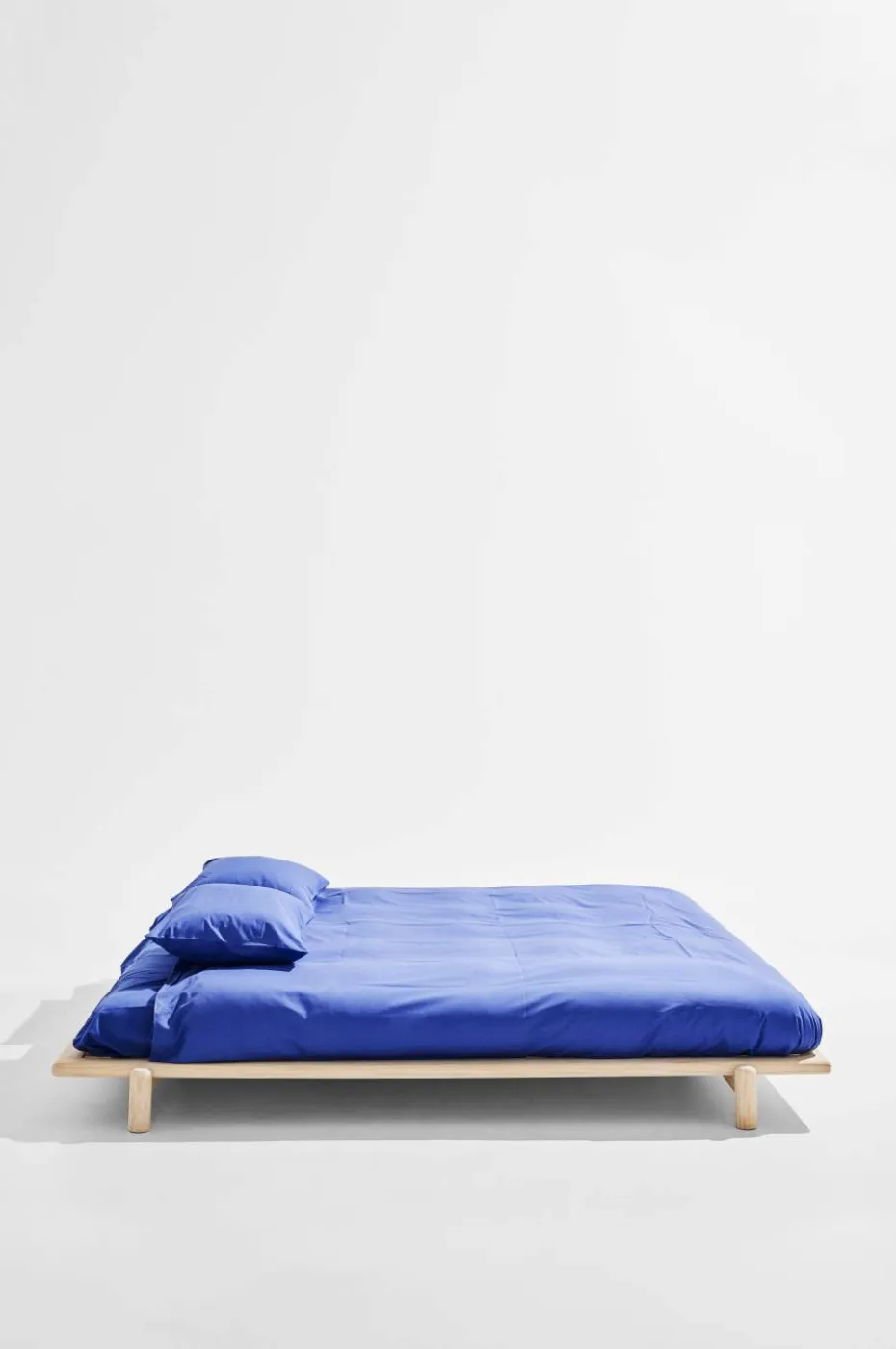 Pastill Julie sengeramme i furu 180 cm