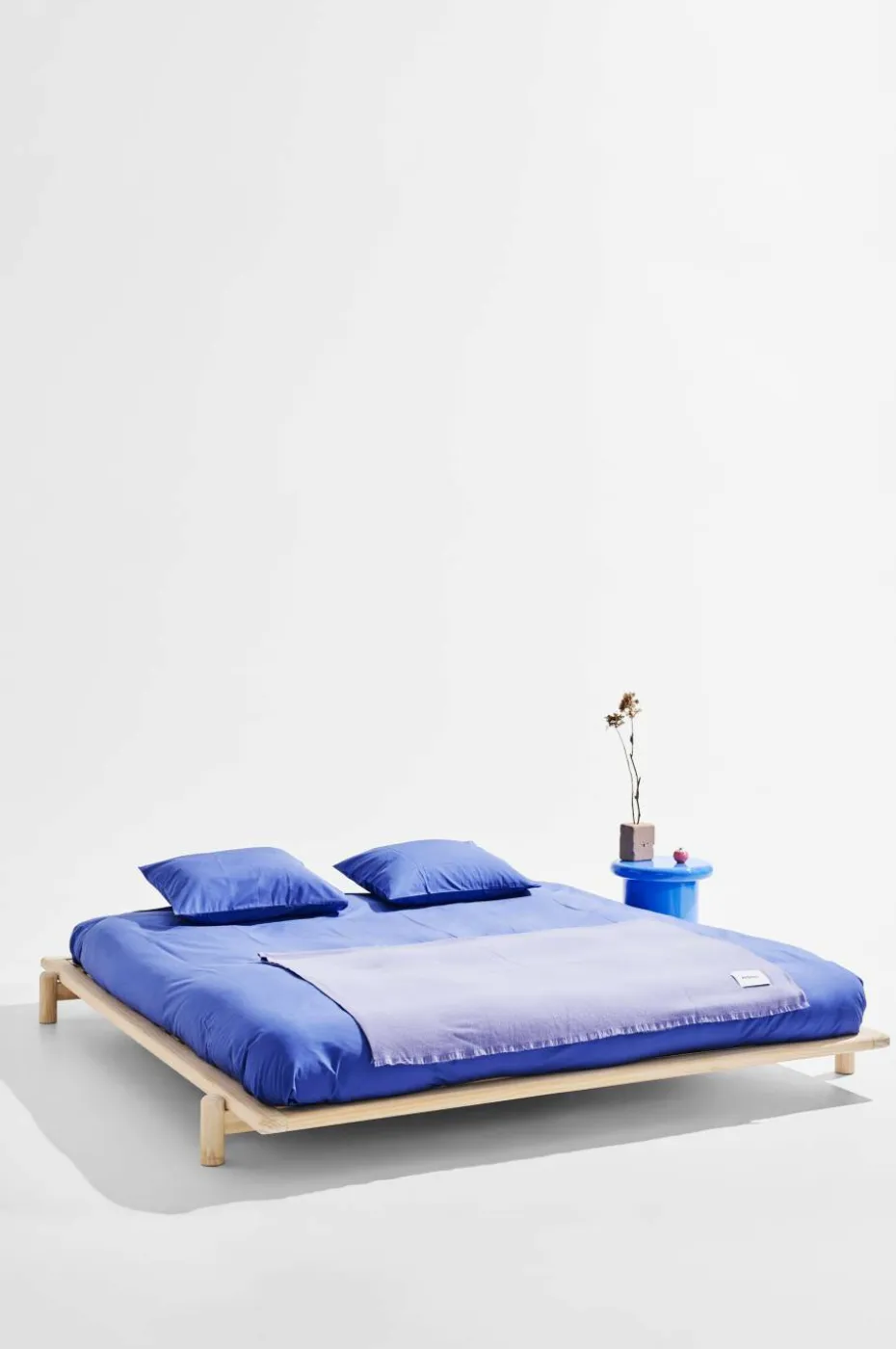 Pastill Julie sengeramme i furu 180 cm