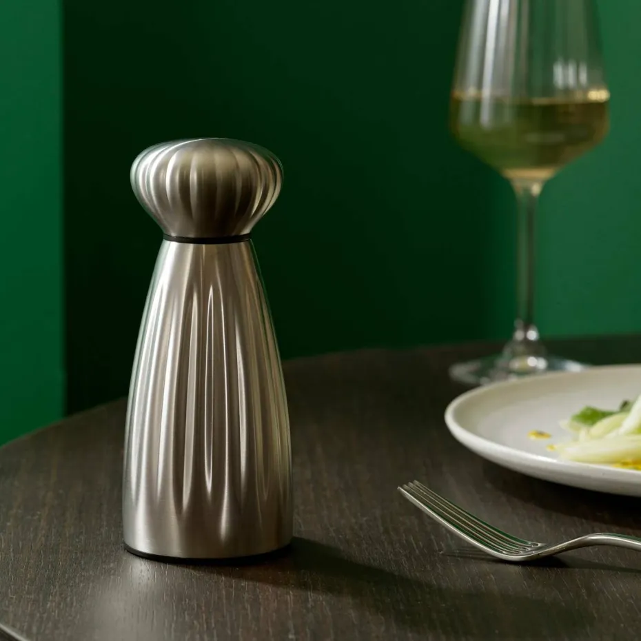 Robert Welch Pepper Mill Palm Satin Medium