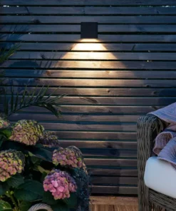 Star Trading Solcelledrevet vegglampe Wally Cube