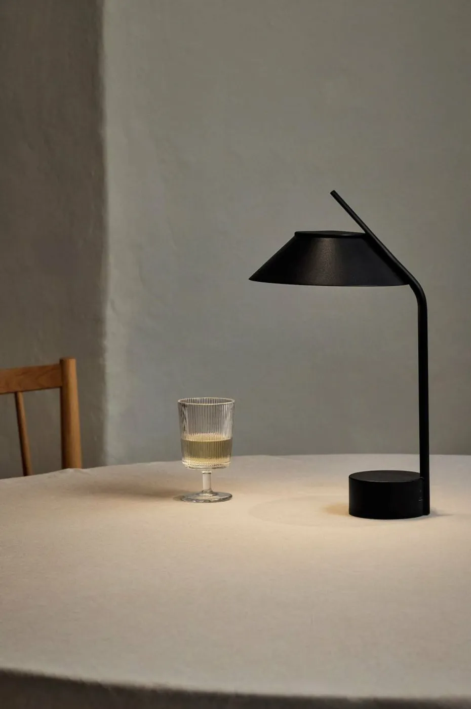 Stelton Vinkel LED-lampe, bærbar