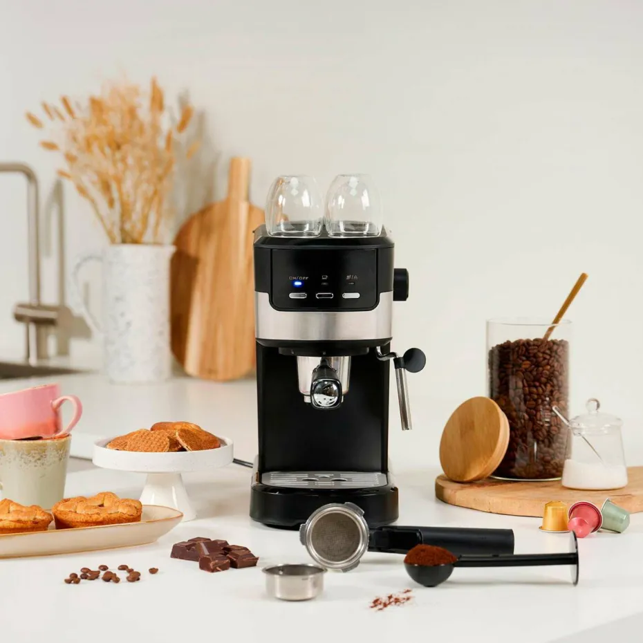 Tristar Espressomaskin Cm-2278 med melkeskummer
