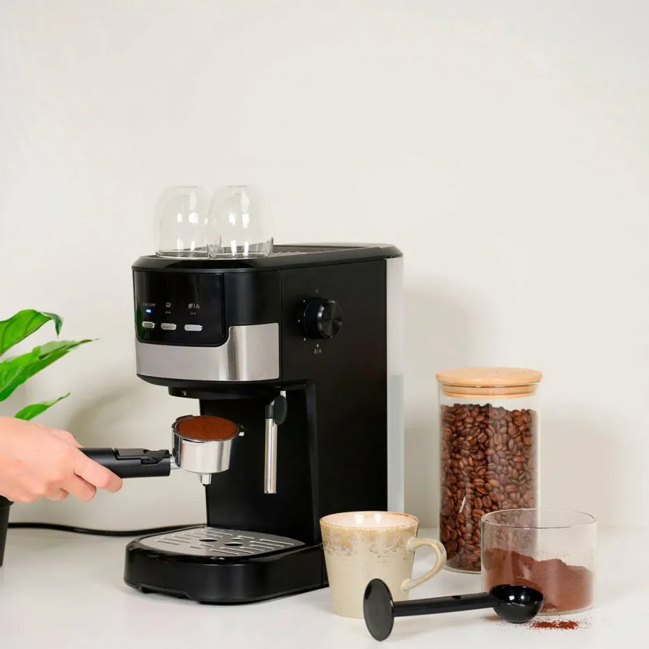 Tristar Espressomaskin Cm-2278 med melkeskummer