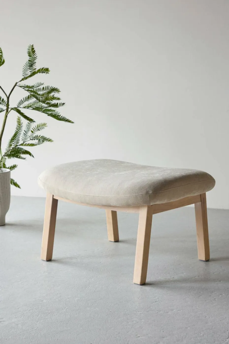 Venture Home Rile Ottoman