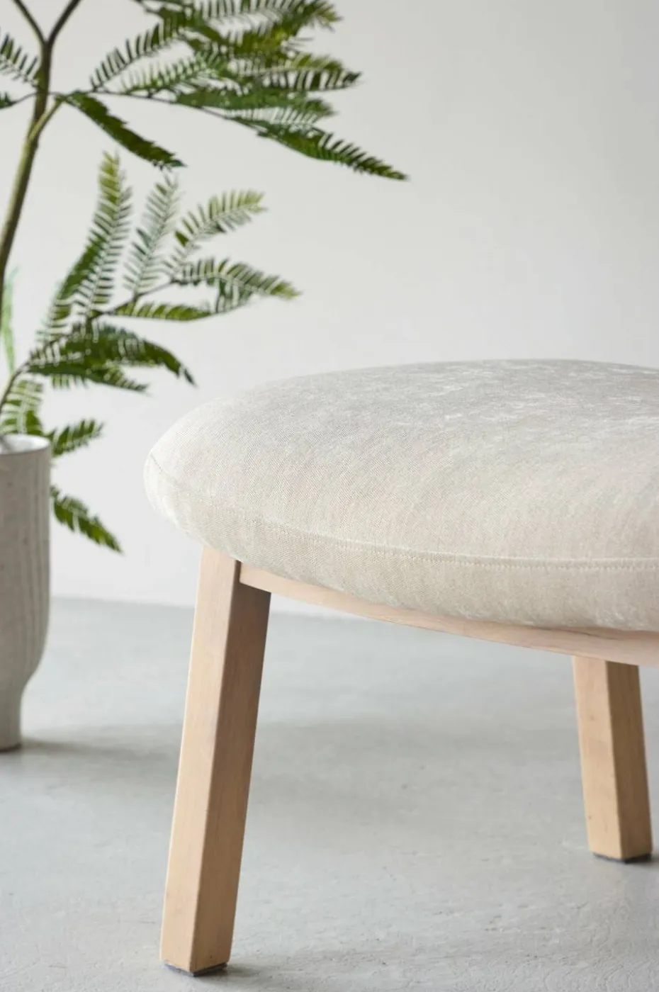 Venture Home Rile Ottoman