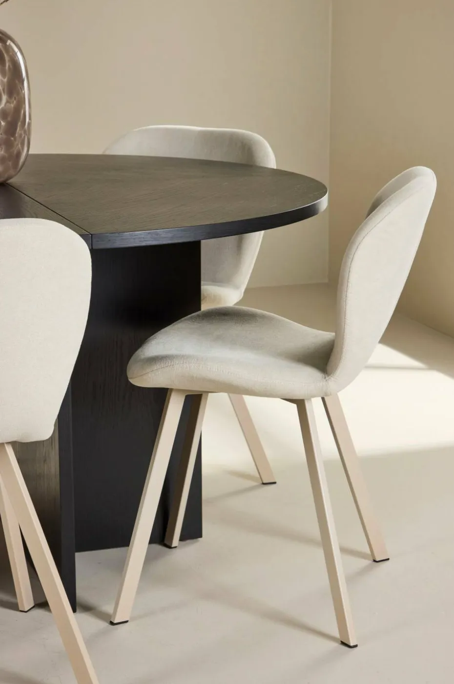 Venture Home Spisebord Strada med Lilja-stol