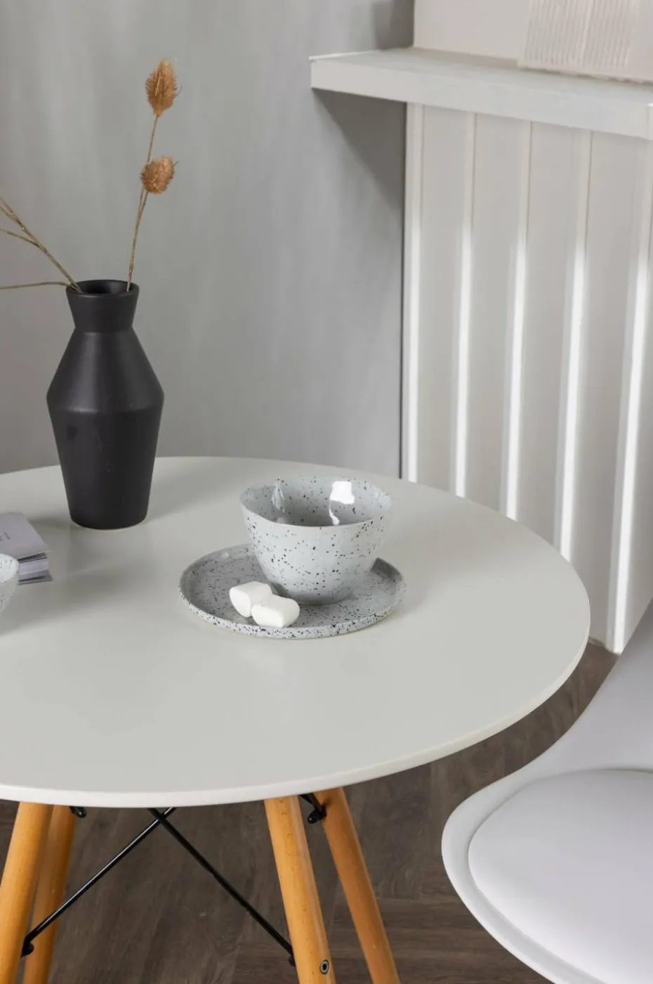 Venture Home Spisegruppe Danburi med 2 stk stoler Zeno