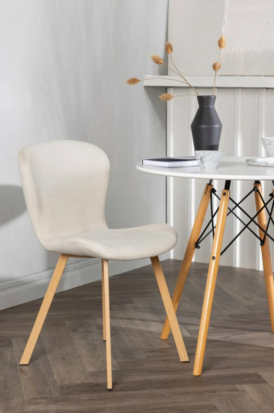 Venture Home Spisegruppe Danburi med 2 stk stoler Lilja