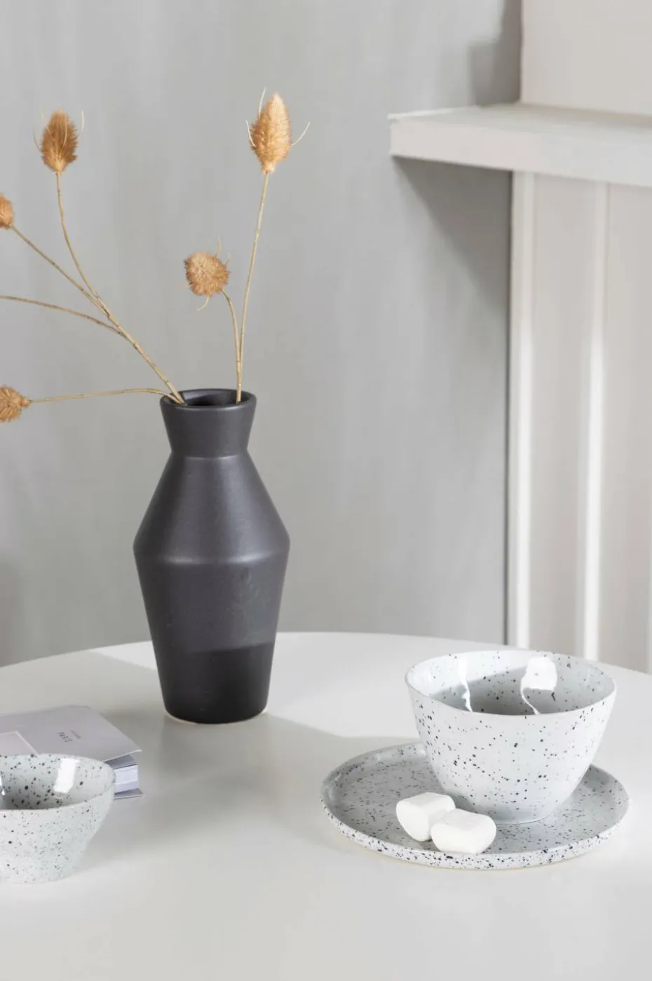 Venture Home Spisegruppe Danburi med 2 stk stoler Lilja