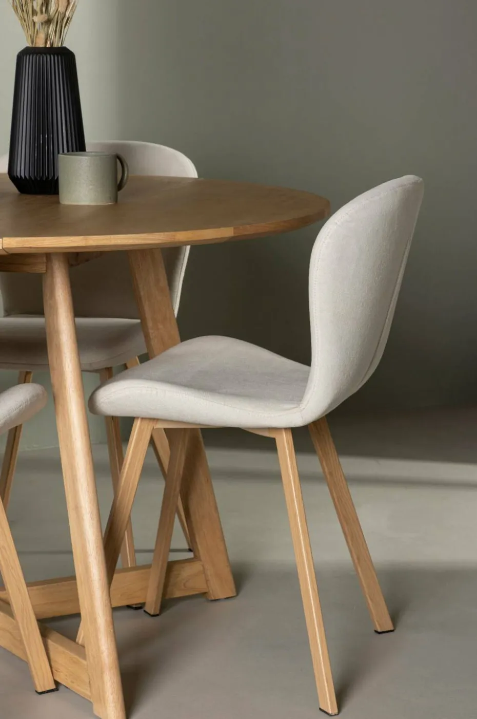 Venture Home Spisegruppe Yadikon med 4 stk stoler Lilja