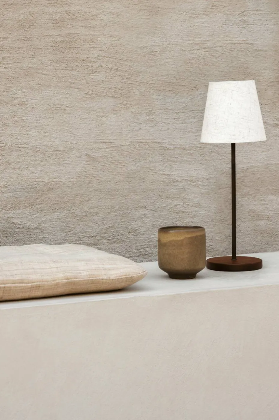 watt & VEKE Bordlampe Tyra bærbar