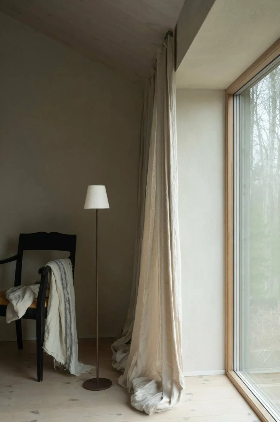 watt & VEKE Gulvlampe Tyra bærbar
